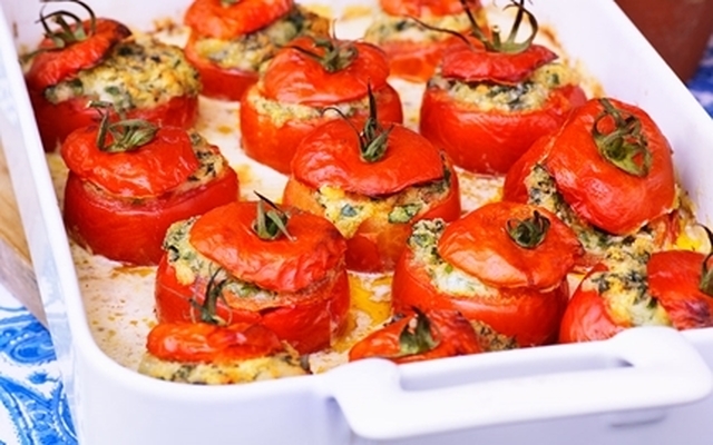 Bakade tomater i olivsås