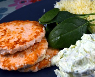 Laxbiffar med Dill-tzatziki och Blomkålsris