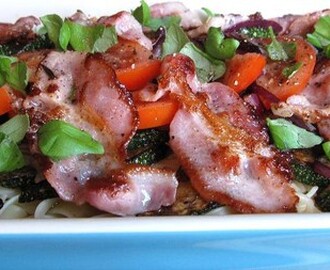 Pastagratäng med bacon och zucchini