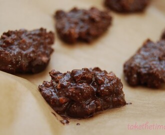 Sockerfri jordnöt och mandelcrunch med mörk choklad