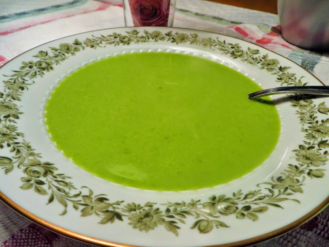 Soppa på gröna ärtor