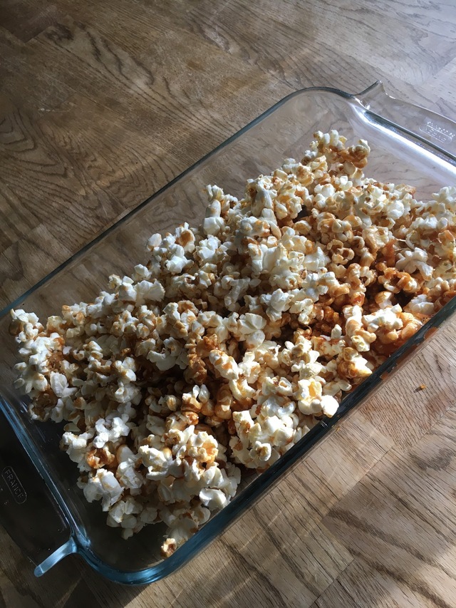 Fredagsmy - Karamelliserade popcorn!