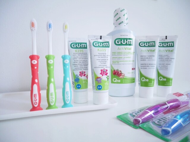 Vi testar ny tandborste och tandkräm!