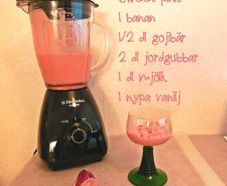 Colorful smoothies, sweet pink!