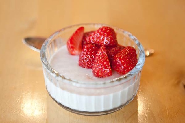 Limepannacotta av kokosmjölk