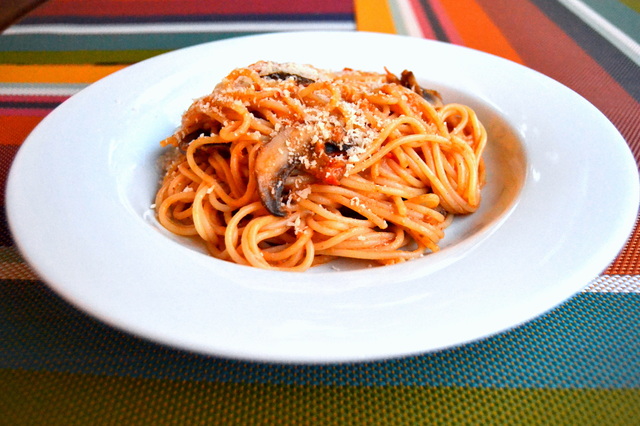 Salsa di magro per paste asciutte (pinje- och sardellsås till pasta)