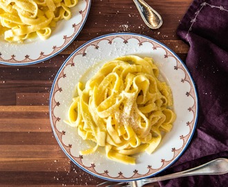 Roman-Style Fettuccine With Alfredo Sauce Recipe