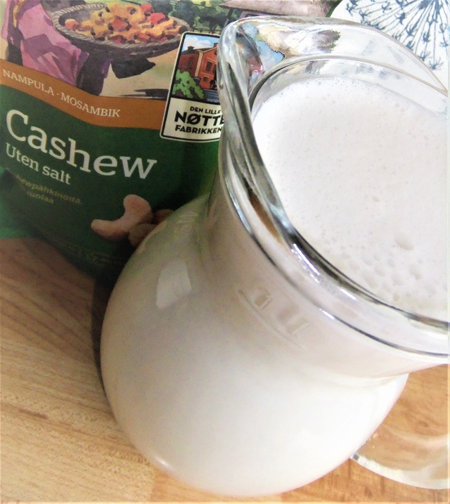 Cashewnötsmjölk och några tankar för dagen
