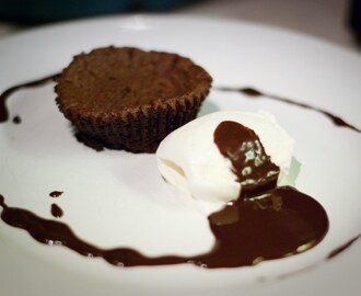 Chokladfondant med vaniljglass & chokladsås