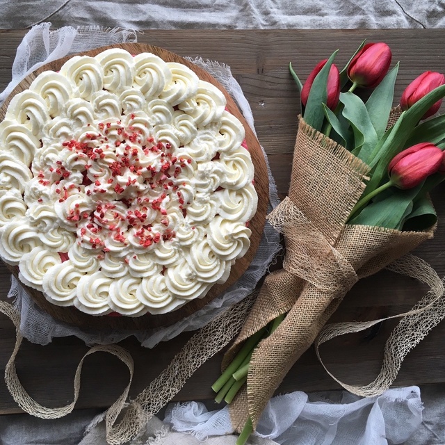 Red Velver Oreo Chocolate Cheesecake