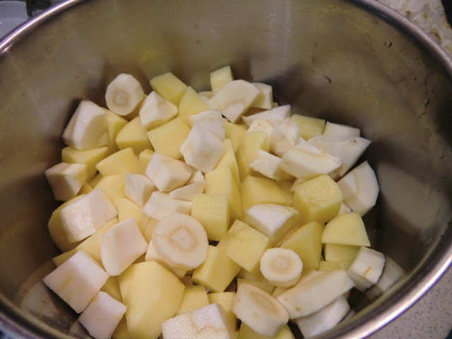 Pecorinodoftande potatis- och rotfruktsmos