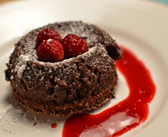 Chokladfondant med hallonsås