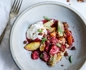 Rostad fruktsallad med vit choklad