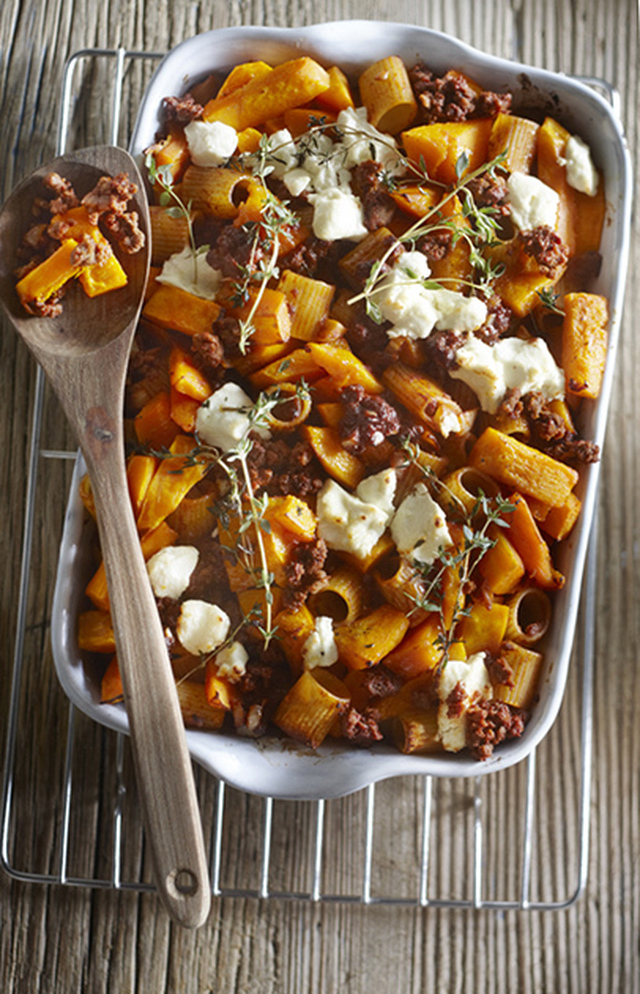 Ugnsbakad pasta med vegetarisk färs, pumpa och chèvre