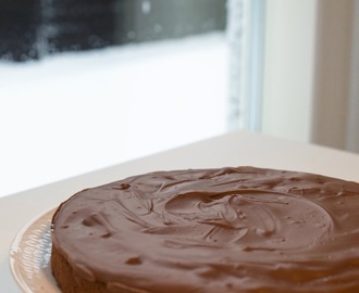 Månadens sötsak: Något för alla - Pollykladdkaka med chokladtäcke.