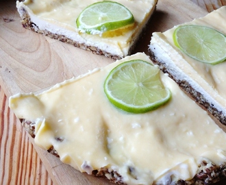 lime curd cheesecake à la paleo.