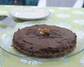 Sockerfri chokladkaka med blåbär (dadelkaka + avokadomousse!)