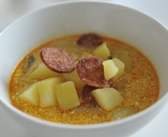 Potatissoppa med kolbasz