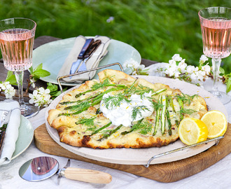 Grillad pizza med sparris, citron och burrata