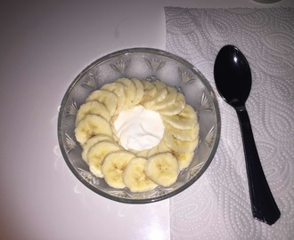 (Eilat) Yoghurt med banan