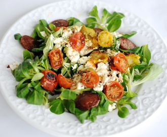 Sallad med grillade tillbehör