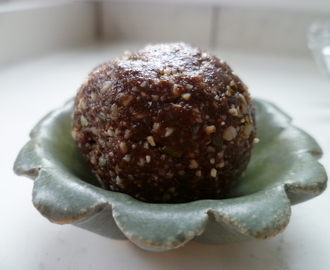 Raw chokladboll