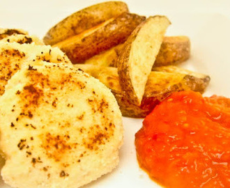 Kyckling nuggets med klyftpotatis och ajvar.