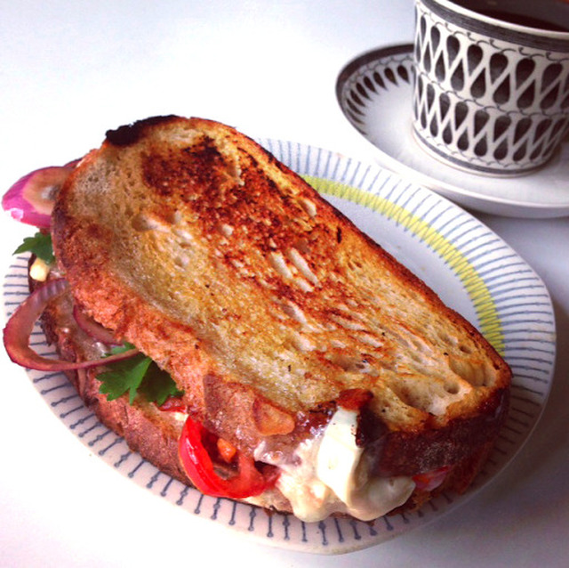 Cafémacka med chévre honung och valnötter