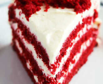 Red velvet cake med frosting