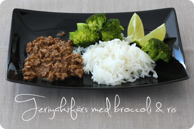 Teriyakifärs med broccoli och ris