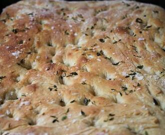 Focaccia med flinsalt och timjan