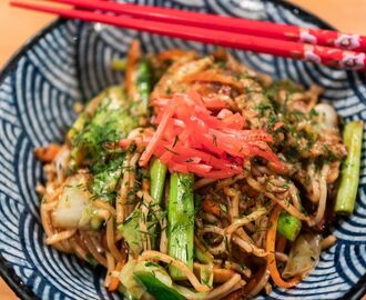 Japanska stekta nudlar - Yakisoba (焼きそば)