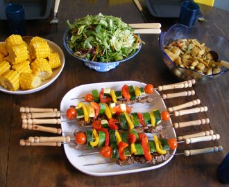 Födelsedagsmiddag - grillade lammspett & potatissallad