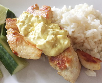 Fräsch kyckling med curry och äpple