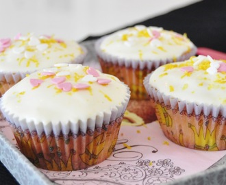 Vaniljmarinerad ananas gömd i glutenfri muffins