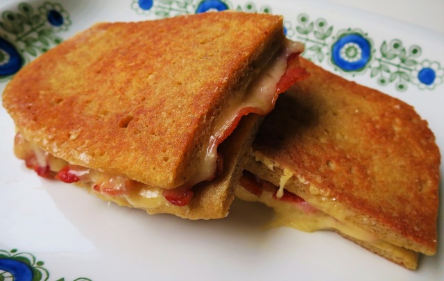 Snabbfixad ost- och baconsandwich - god både varm och kall