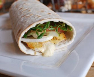 Kycklingwrap med tunnbröd & jordnötsås