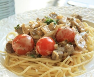 PASTA MED LAMMFILÈ OCH MOUTARDESÅS