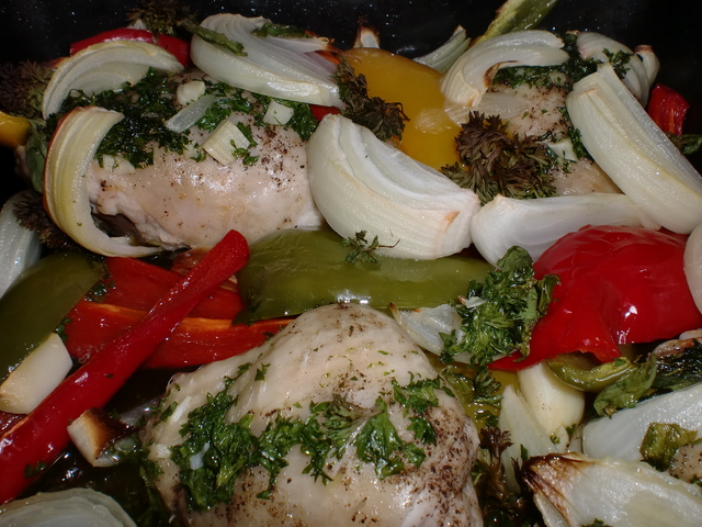 Kyckling med vitlöks- och persiljesmör och rostad paprika