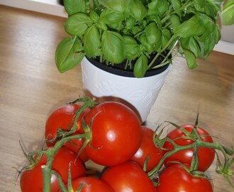 Pestobiffar i tomatsås
