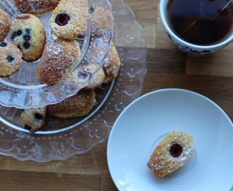 Hallon & Blåbär Madeleines