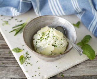 BreOliv med parmesan, rostad vitlök & gräslök