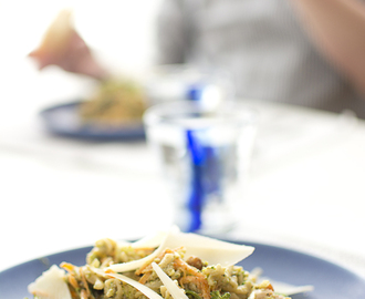 Pastasallad med kyckling och pesto