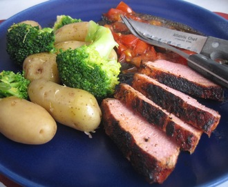 Grillad fläskytterfilé med sötsyrlig tomatsky och marinerad broccoli