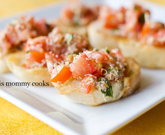 Klassisk bruschetta med tomat och basilika