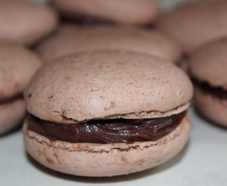 Underbara chokladmacarons med chokladganache!