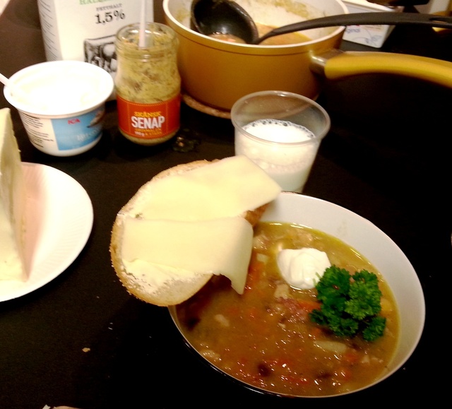 Att dryga ut en Ärtsoppa med en Grönsakssoppa - Recept