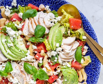 Pastasallad med kyckling, vattenmelon och fetaost