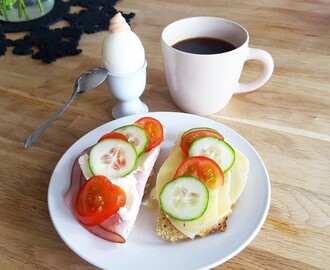 "Tidig" frukost med nybakt bröd