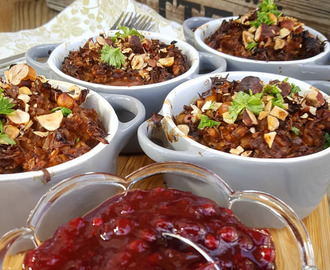 Kålpudding med äpple och hasselnötter